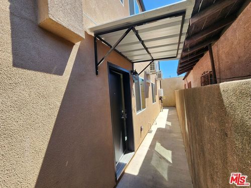 a-7302 Mace Place, Los Angeles, CA, 90001 | Card Image