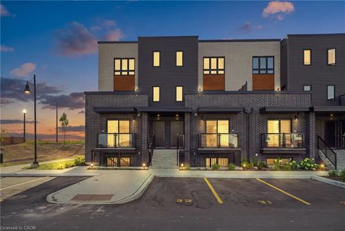 31-235 Chapel Hill Dr, Kitchener, ON, N2R0S4 | Card Image