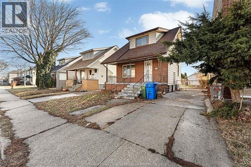 811 Elliott St E, Windsor, ON, N9A3S6 | Card Image