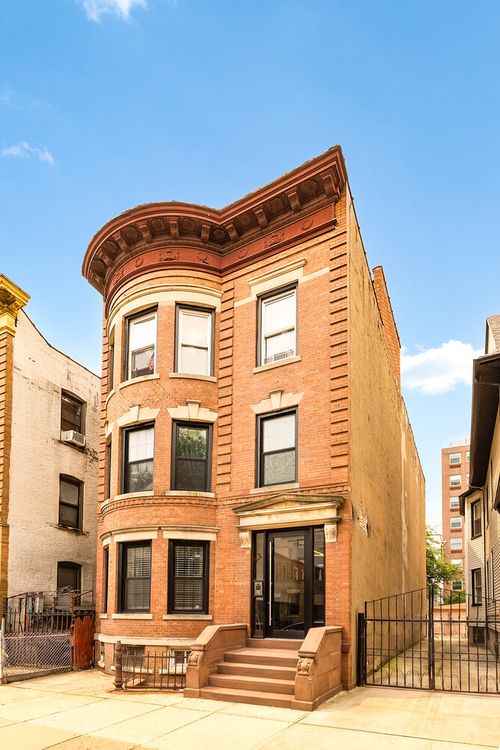 3family-582 E 28th St, Brooklyn, NY, 11210-1459 | Card Image