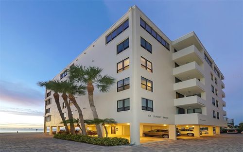 apt-301-101 Sunset Dr, Sarasota, FL, 34236-5557 | Card Image
