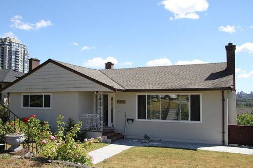 4772 Ridgelawn Dr, Burnaby, BC, V5C3Y2 | Card Image
