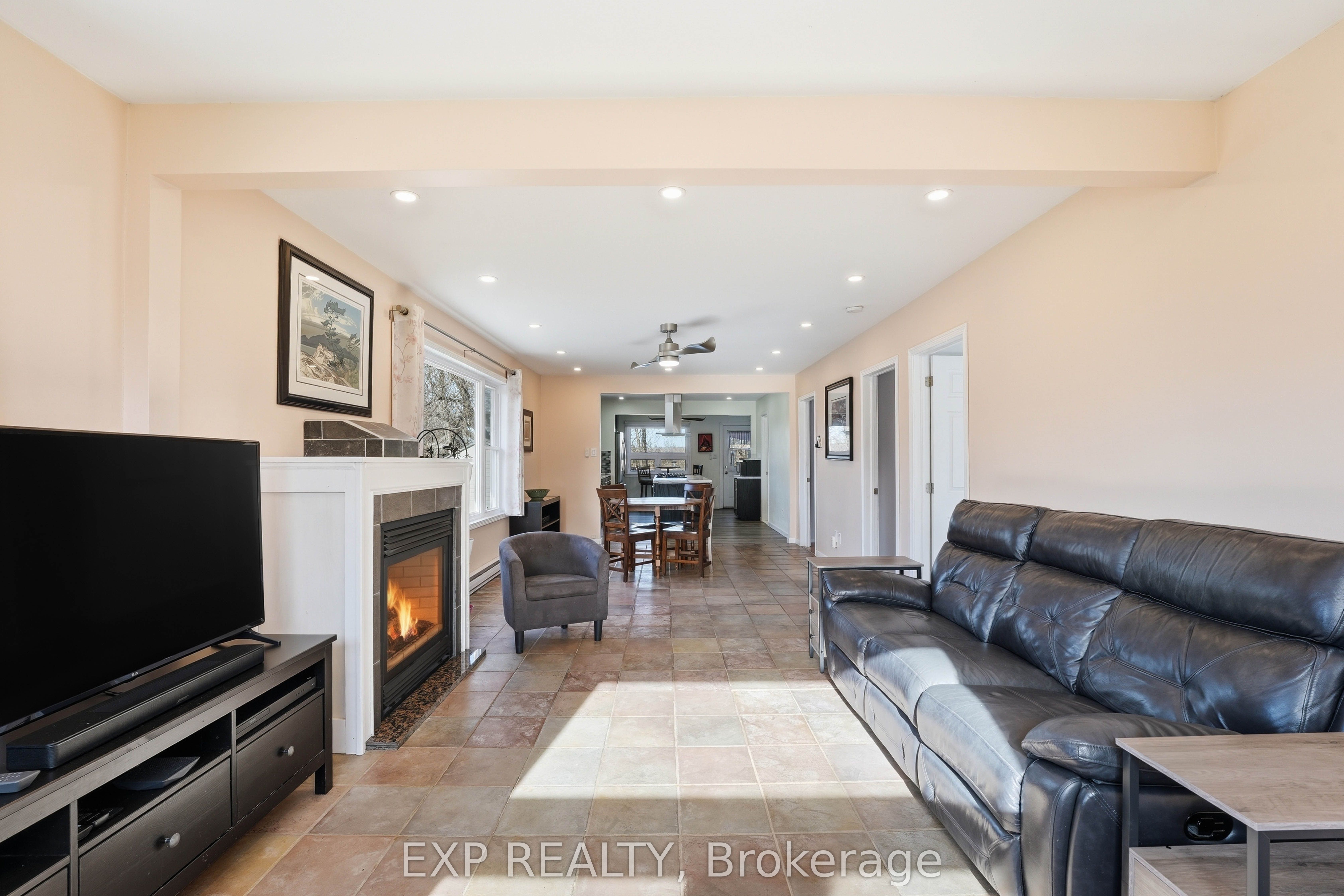 Residential in Georgina 3