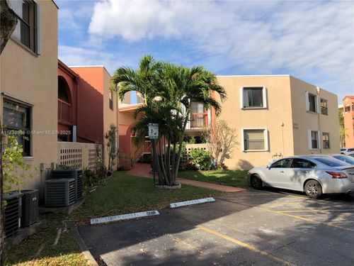 8-10249 Nw 9th Street Cir, Miami, FL, 33172-6639 | Card Image