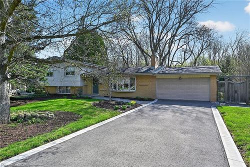 172 Taylor Road, Ancaster, ON, L9G1P1 | Card Image