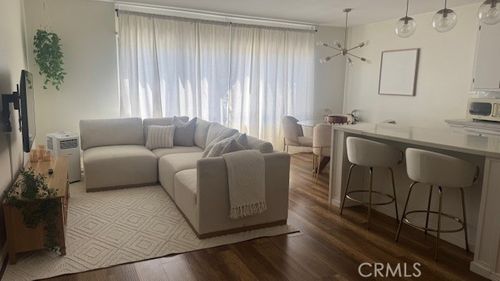 unit-204-250 Linden Ave, Long Beach, CA, 90802-3132 | Card Image