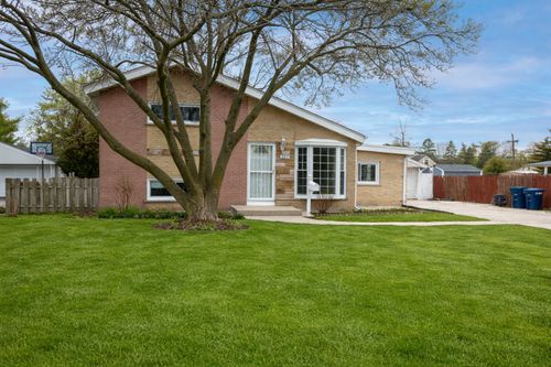 327 Morse Dr, Northlake, IL, 60164-2624 | Card Image