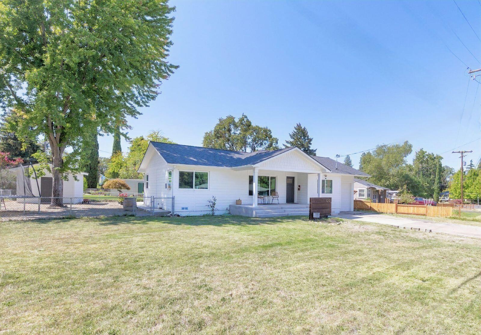 Keene Way Dr, Medford, OR 97504