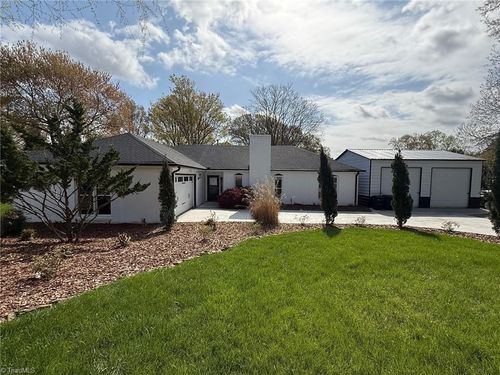 916 Spring Hill Ct, Kernersville, NC, 27284-7896 | Card Image
