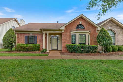 8567 Sawyer Brown Rd, Nashville, TN, 37221-2404 | Card Image