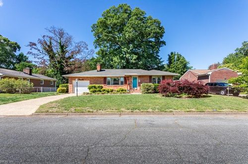113 Adams Dr, Newport News, VA, 23601-3003 | Card Image
