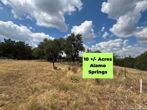 112 Ulmus Rd, Fredericksburg, TX, 78624-6134 | Card Image