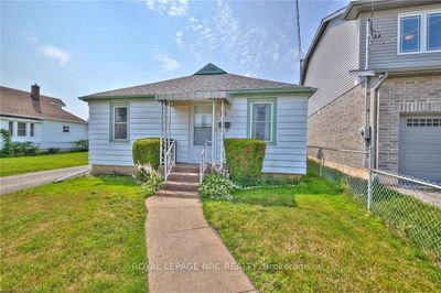 18 Prospect Ave, House other with 3 bedrooms, 1 bathrooms and null parking in Saint Catharines ON | Image 1