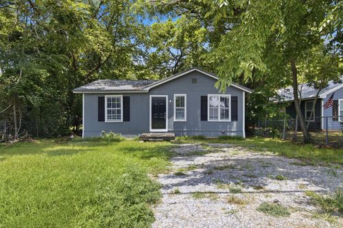 615 W Coffin St, Denison, TX, 75020-7518 | Card Image