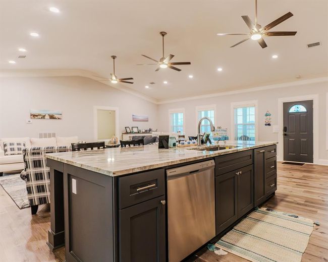 837 Wightman St, House other with 3 bedrooms, 3 bathrooms and 2 parking in Matagorda TX | Image 12