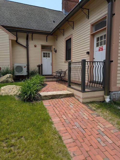 apt-1-352 Manchaug Rd, Sutton, MA, 01590-1681 | Card Image