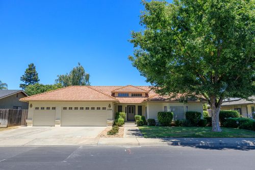 3709 Springcreek Dr, Modesto, CA, 95355-4847 | Card Image