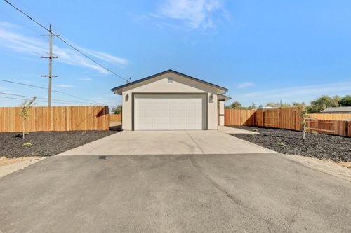 1515 9th Ave, Olivehurst, CA, 95961-4403 | Card Image