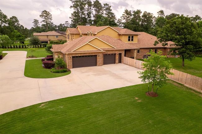 Extra guest parking on a double wide driveway! | Image 4