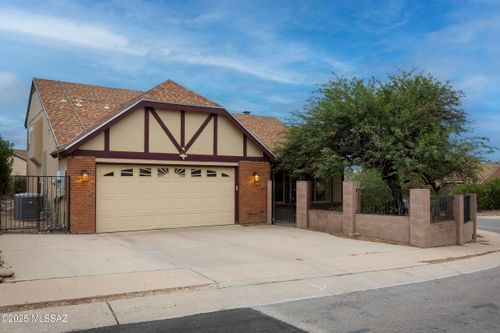 4551 W Joshua Ln, Tucson, AZ, 85741-3922 | Card Image
