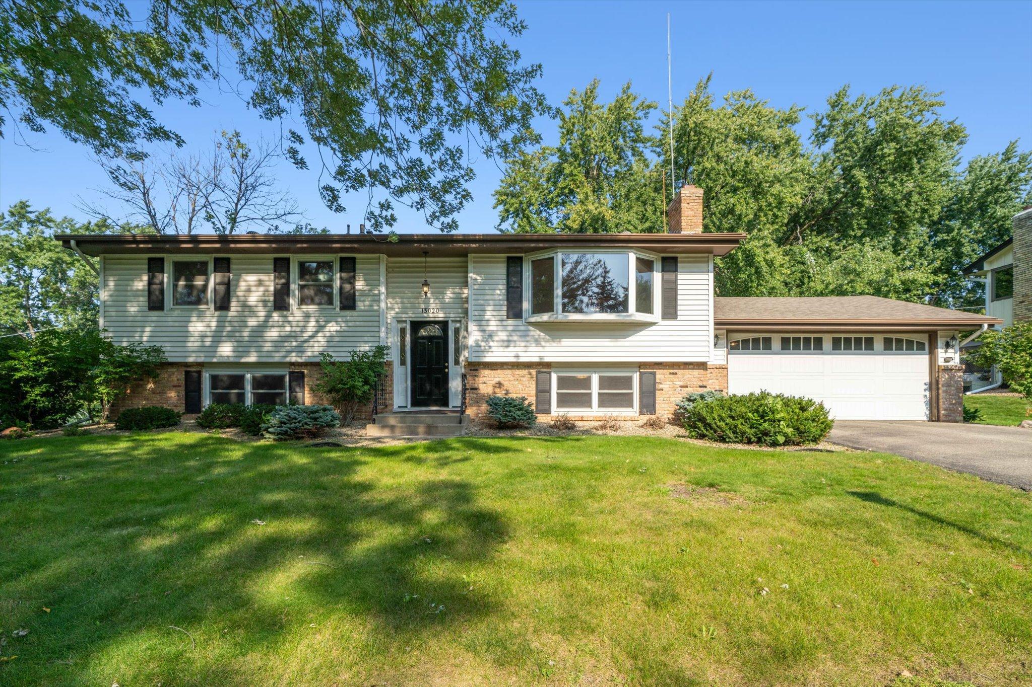 Lakeview Dr, Burnsville, MN 55337