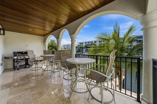 69 Isle Of Venice Dr, Fort Lauderdale, FL, 33301-1430 | Card Image