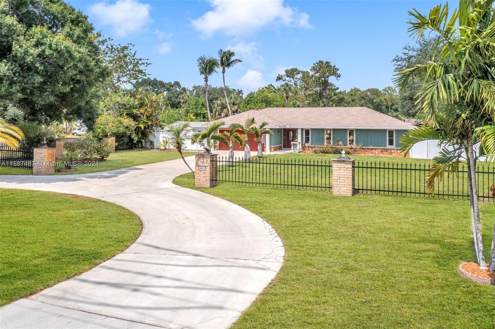Royal Palm Beach Blvd, West Palm Beach, FL 33411