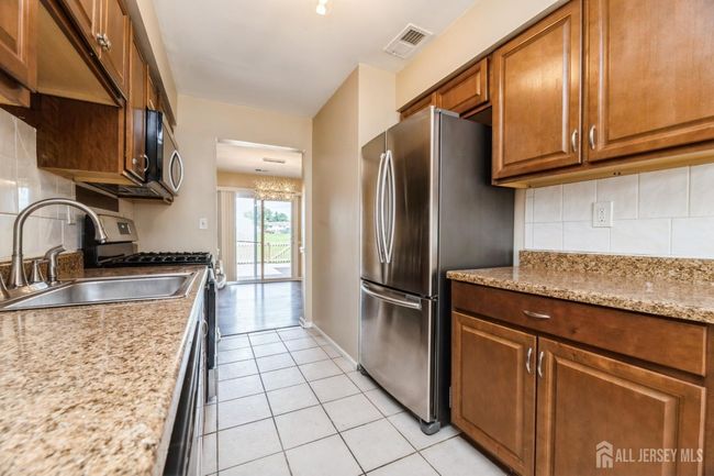 7 Sloop Square, Townhouse with 3 bedrooms, 2 bathrooms and null parking in Howell NJ | Image 5