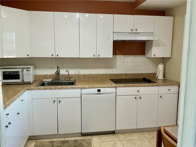 APT-605 - 2801 N Palm Aire Dr, Condo with 1 bedrooms, 1 bathrooms and null parking in Pompano Beach FL | Image 5