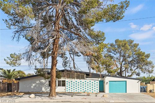 3368 Nahatan Way, Las Vegas, NV, 89169-3120 | Card Image