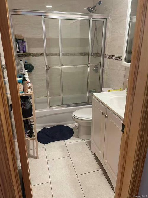 66 Moore St, Brooklyn, NY, 11206-3228 | Card Image