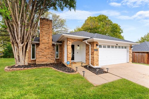 2705 Dover Gardens Dr, Arlington, TX, 76017-4229 | Card Image