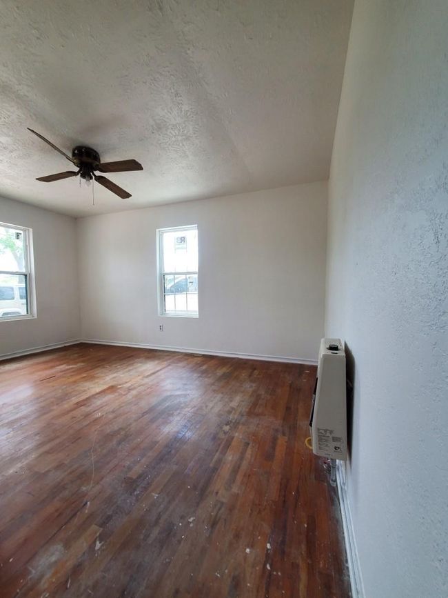1170 County Road 284, House other with 3 bedrooms, 1 bathrooms and 2 parking in Alvin TX | Image 4