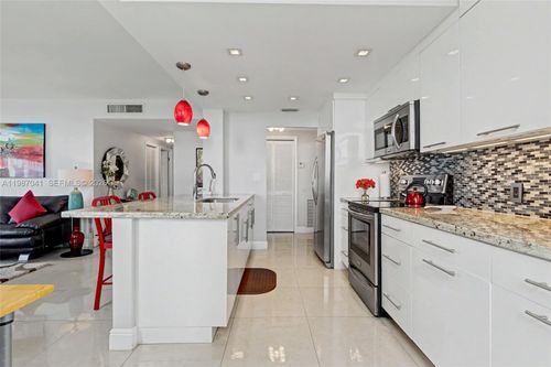 apt-619-4330 Hillcrest Dr, Hollywood, FL, 33021-7933 | Card Image