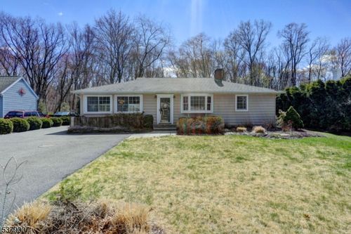 10 Davenport Rd, Newfoundland, NJ, 07435-1106 | Card Image