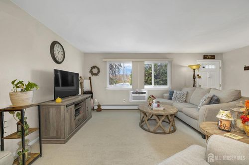 641 Prosper Ave, Roselle, NJ, 07203-1733 | Card Image