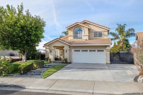 22507 Poplar St, Santa Clarita, CA, 91390-4201 | Card Image