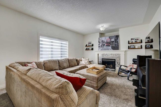 234 Canoe Square Sw, Home with 6 bedrooms, 4 bathrooms and 6 parking in Airdrie AB | Image 3