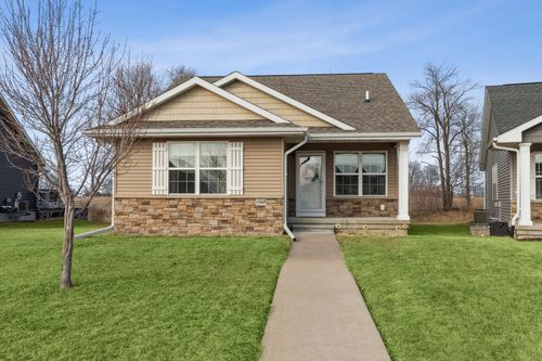 1560 Olde Brandy Ln, Davenport, IA, 52807-3413 | Card Image
