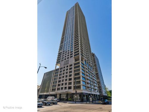 39b-1000 N Lake Shore Plaza, Chicago, IL, 60611 | Card Image
