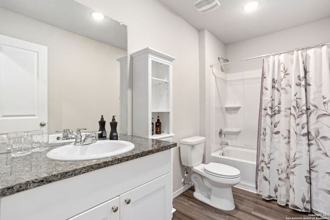 8947 Lamus Wheel, House other with 3 bedrooms, 2 bathrooms and null parking in San Antonio TX | Image 14