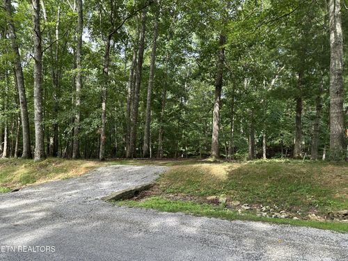 156 Glenwood Dr, Crossville, TN, 38558-8550 | Card Image
