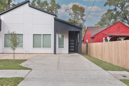 b-8109 Bigwood St, Houston, TX, 77078-2203 | Card Image