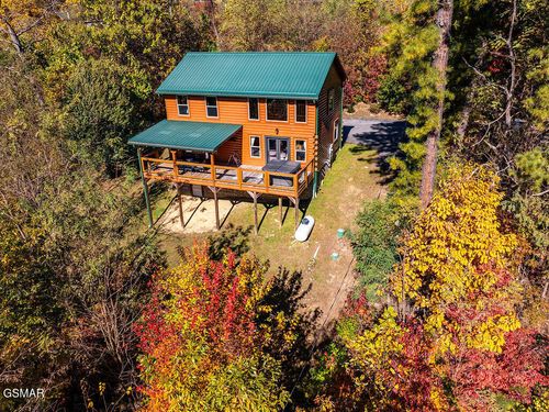 1032 Twin Oaks Rd, Gatlinburg, TN, 37738-4234 | Card Image