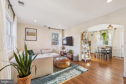 11814 College View Dr, SILVER SPRING, MD, 20902-2343 | Card Image