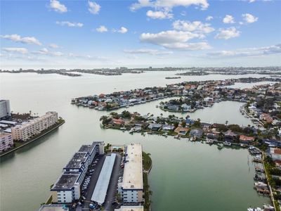 Ivanhoe bldg on right looking over Boca Ciega Bay | Image 2