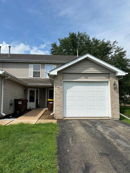 450 Amphitheater Dr, Rockford, IL, 61107-5866 | Card Image