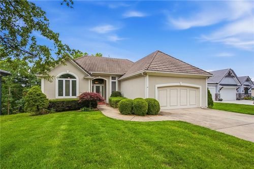 113 Teton Ridge Street, Lake Winnebago, MO, 64034 | Card Image
