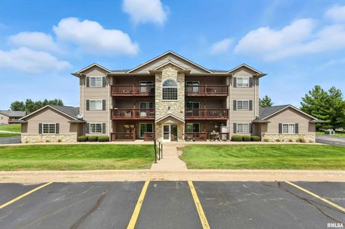 unit-102-3209 S 16th Ave, Eldridge, IA, 52748-9367 | Card Image