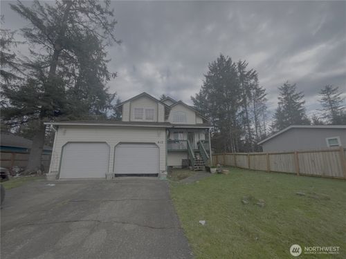 612 Sunset Ave Ne, Ocean Shores, WA, 98569-9585 | Card Image